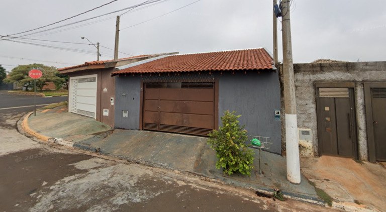 Ao manter relacionamento com a filha de motorista, homem de 47 anos é baleado no quadril