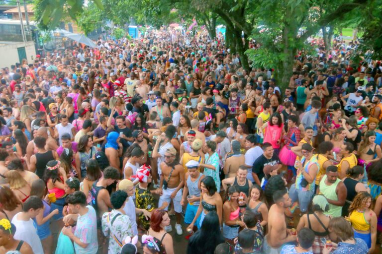 Decreto proíbe a venda de bebidas em garrafas de vidro nas festas de Carnaval em Campinas