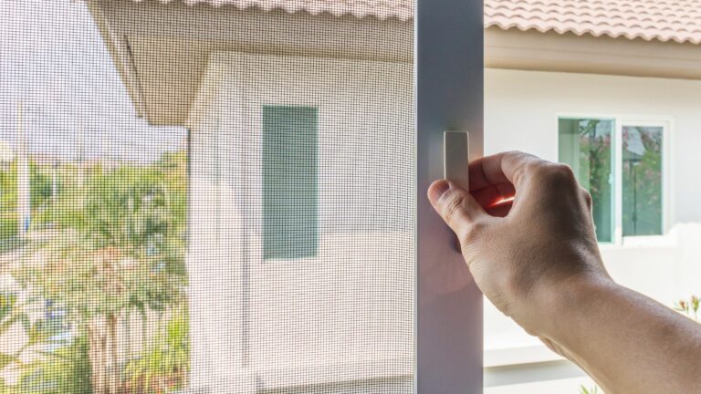 Telas que evitam passagem de mosquito tem alta procura com a dengue