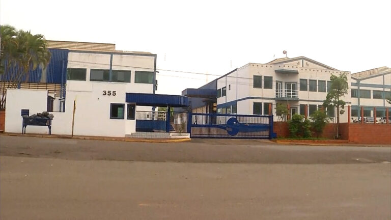 Empresa de peças automotivas é assaltada e criminosos fazem vigia refém; prejuízo de R$200 mil