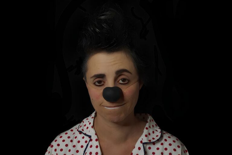 Peça sobre as emoções de um palhaço é encenada em Hortolândia