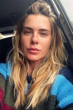 Carolina Dieckmann sofre críticas nas redes sociais