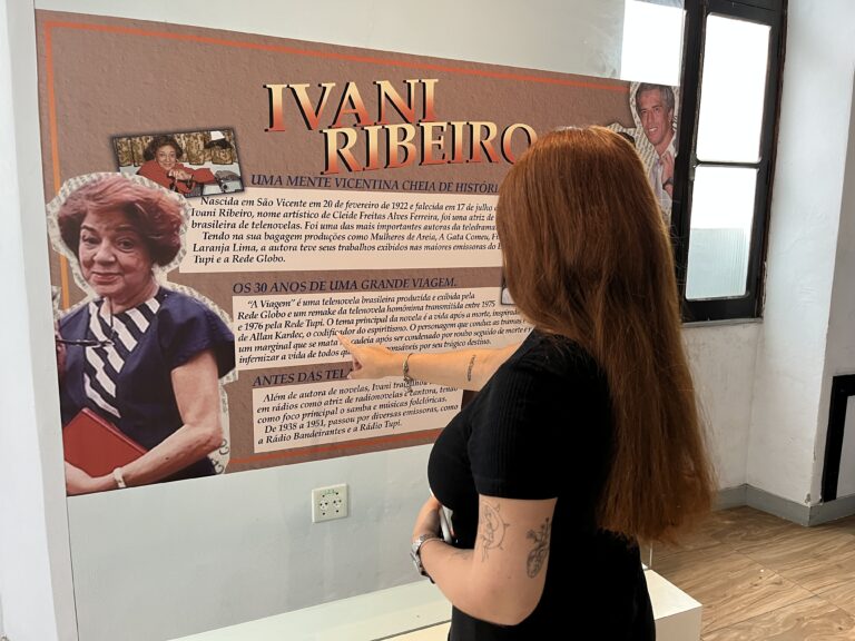 Paço municipal de São Vicente recebe exposição da dramaturga vicentina ‘Ivani Ribeiro’