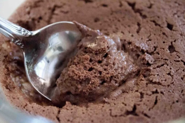 Aprenda a fazer uma mousse de chocolate funcional sem açúcar