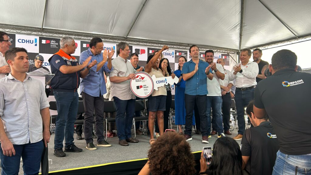 186 moradias entregues são sebastião