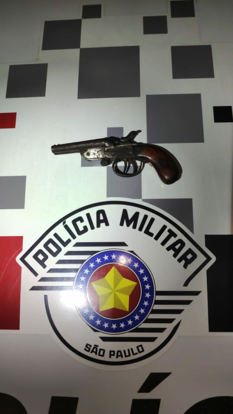 Homem é preso por ameaçar família com arma em Caraguatatuba