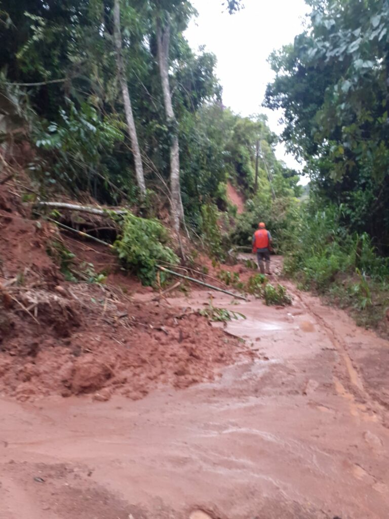 chuva forte causa estragos na vale do paraíba