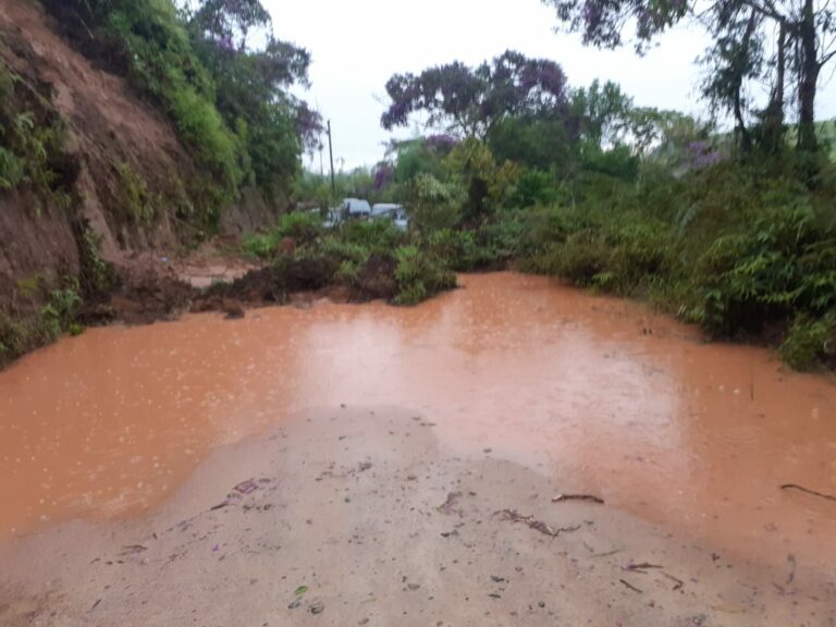 chuva forte causa estragos na vale do paraíba