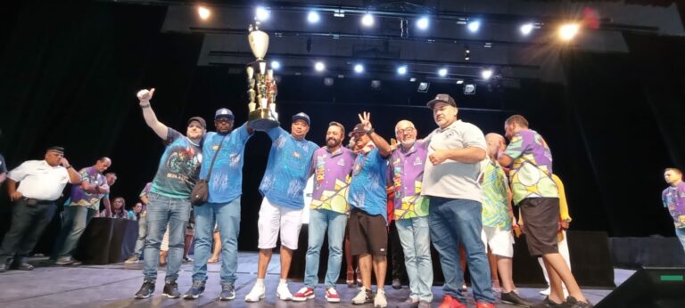 Unidos dos Morros é tricampeã do Carnaval Santista