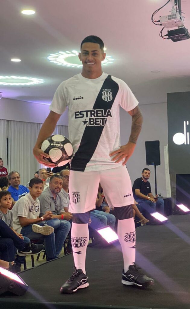 Uniforme número vai estrear contra o Ituano, neste sábado, 17. Foto: Julia Vilela.