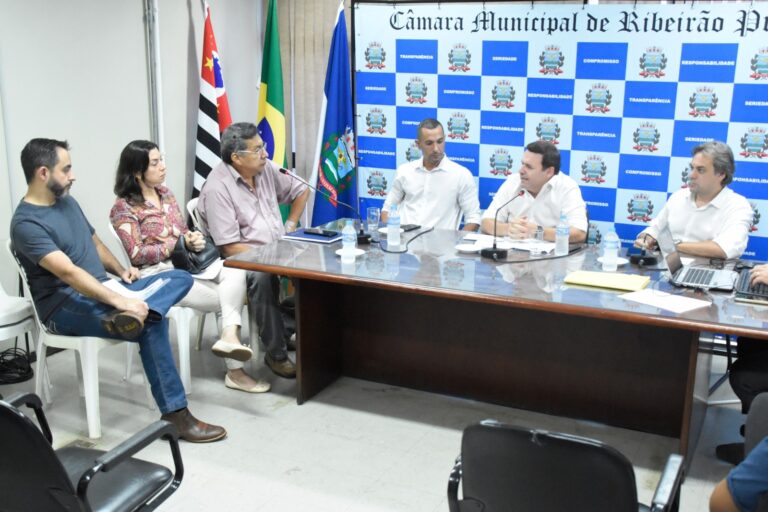 Comissão cobra respostas sobre obras do hospital veterinário gratuito de Ribeirão