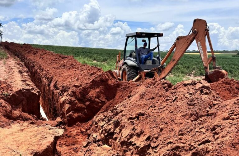 Desabamento de terra em obra deixa uma pessoa morta e outra ferida