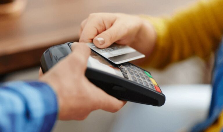 Saiba como se proteger de furtos e golpes no Carnaval