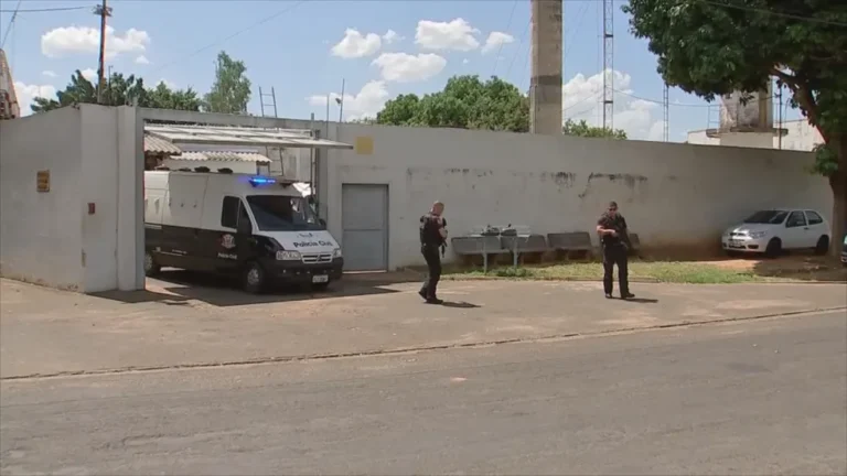 Homem é preso após agredir companheira e ferir guardas municipais em Araçatuba