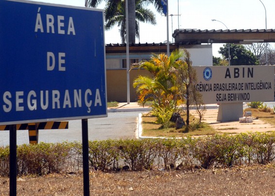 Planos golpistas envolviam filho de general na Abin; Clube Militar silencia