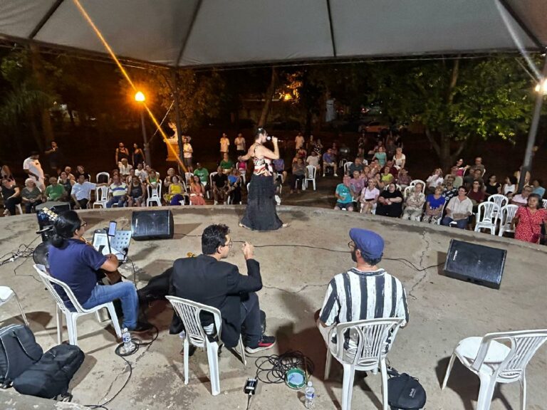 Grupo Choro da Casa retorna à Praça 7