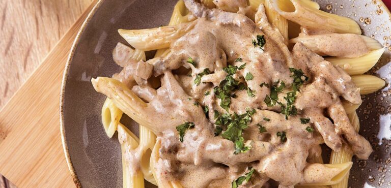 Você conhece a receita original do strogonoff? Saiba como preparar