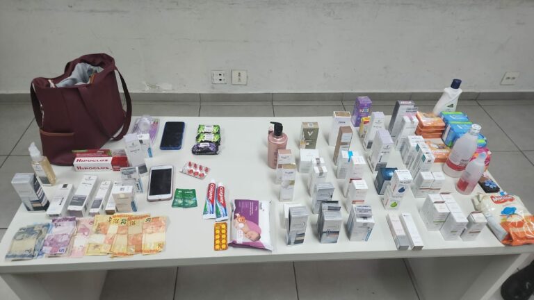 Três pessoas presas em flagrante após furtar farmácias na região