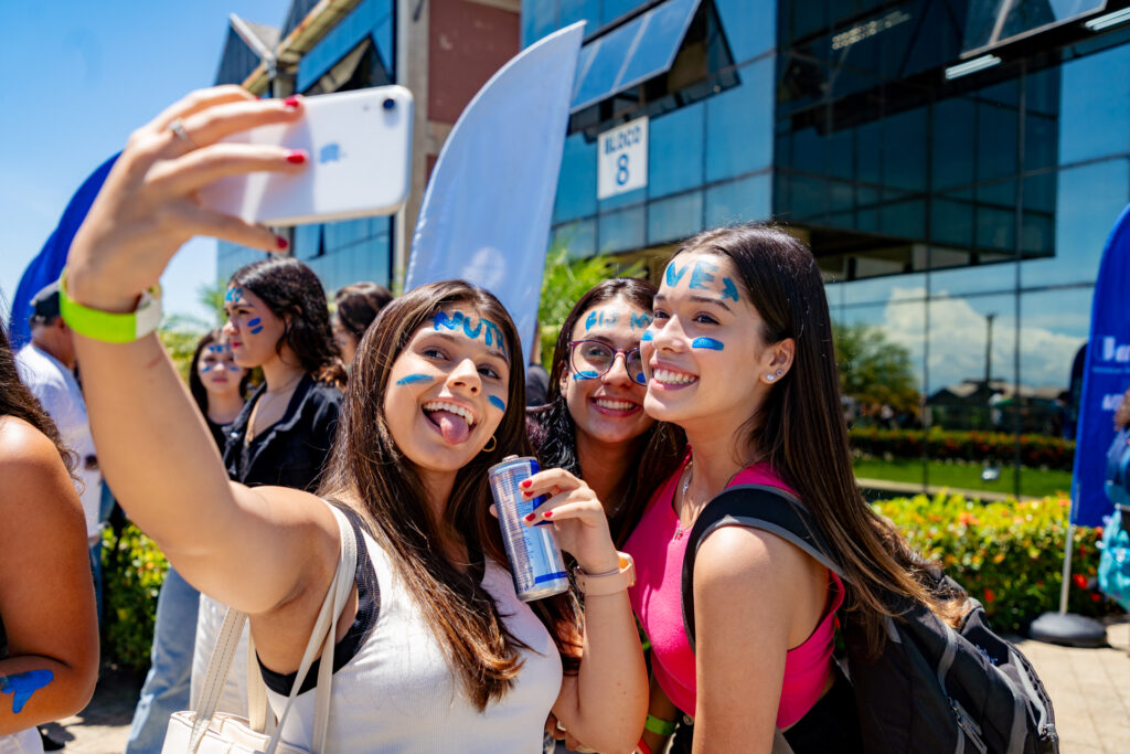 Período eleitoral da Univap e início do ano letivo da graduação