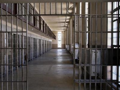 Visitantes são flagrados entrando com materiais ilegais em prisões no interior de São Paulo