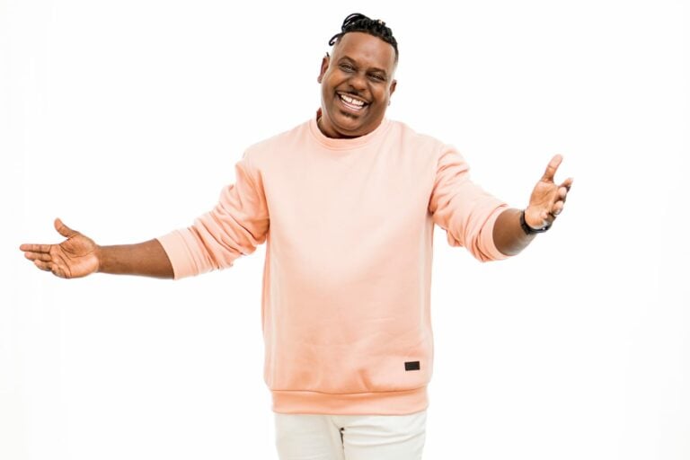 Show gratuito de pagode no Brisamar Shopping acontece neste domingo