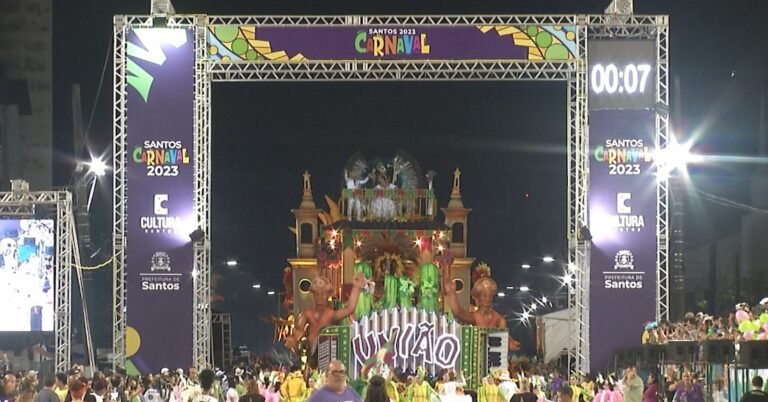 União Imperial chega para levar folia e conscientização no Desfile de Santos