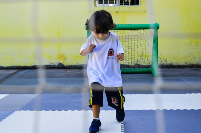 Volta às aulas dá boas-vindas aos alunos da rede municipal de São Vicente