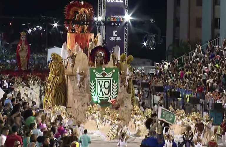 Favela é o tema ressaltado pela X-9 no Carnaval de Santos