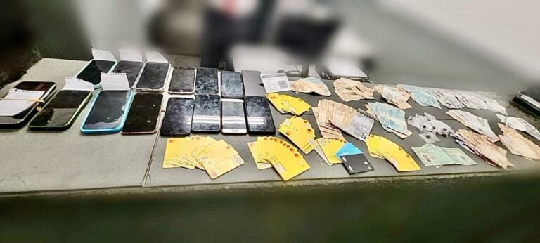 Os sete patetas: Grupo planejava crime em praça pública