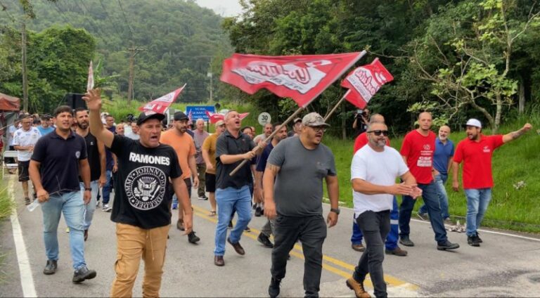 trabalhadores ocupam avibras em jacareí