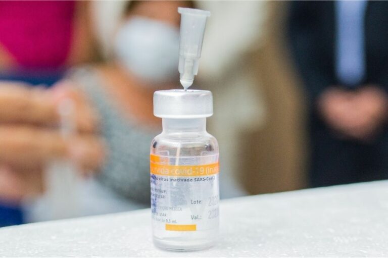 Posto de vacinação do Brisamar Shopping irá estender horário na Sexta-feira Santa