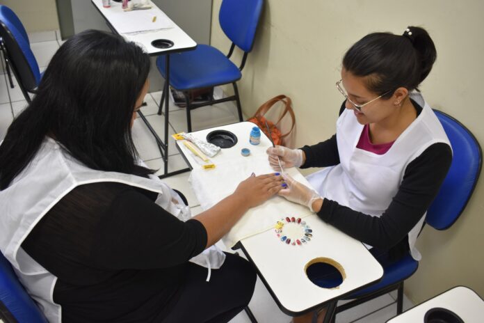 escola do trabalho taubaté