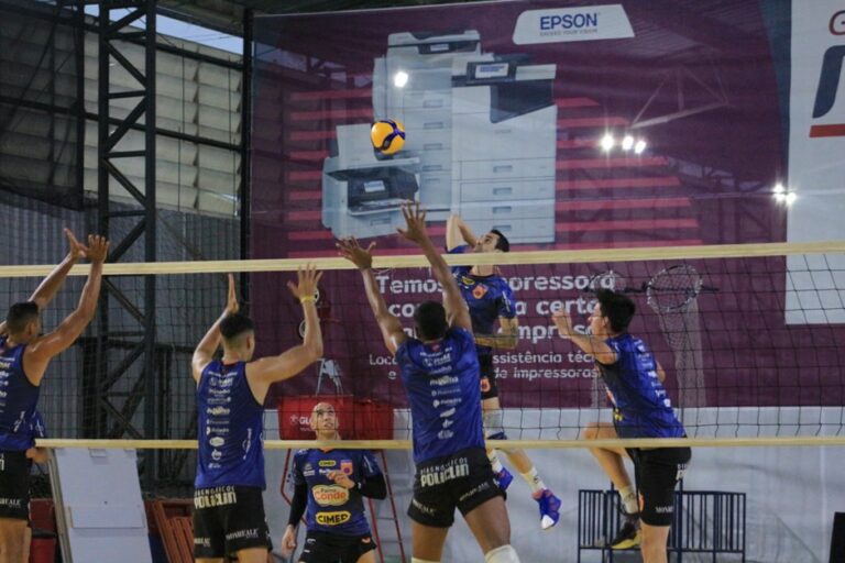 Vôlei São José enfrenta Blumenau pela Superliga nesta quinta