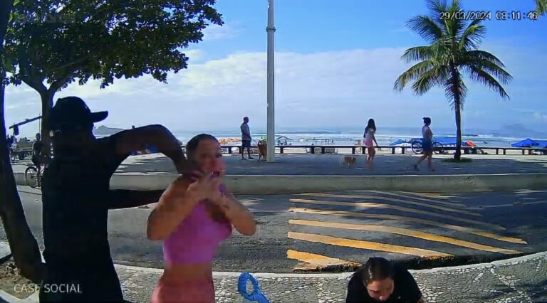 Adolescente rouba correntes de ouro e diz que “jogou no mar pra Iemanjá”; VÍDEO