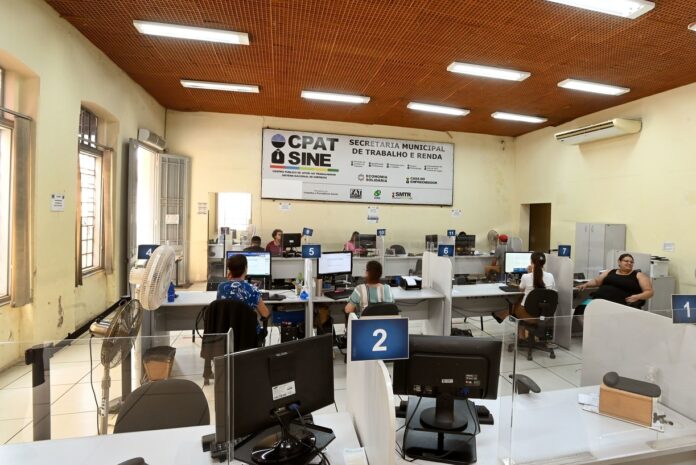 CPAT anuncia 115 vagas de trabalho para supermercado no Cambuí