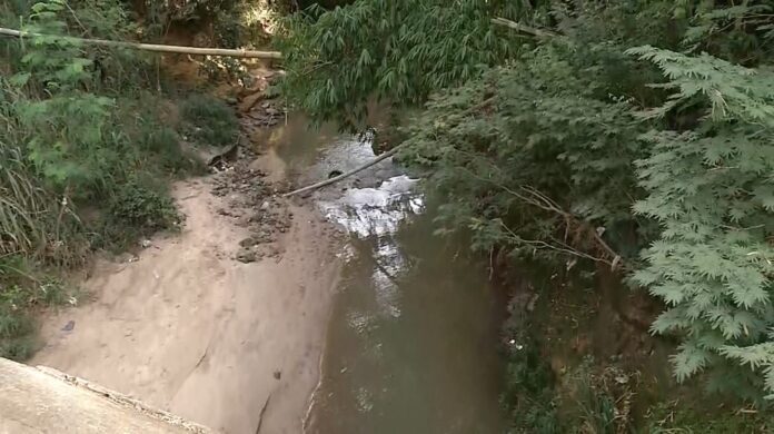 Corpo de homem é encontrado as margens de um riacho no interior de SP