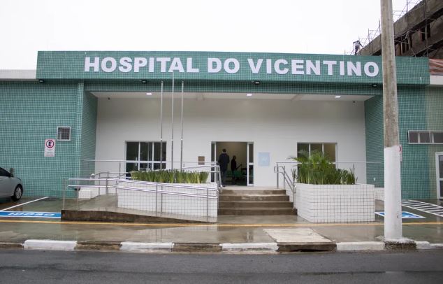 Duas crianças vão parar no hospital após desabamentos causados pela ventania na Baixada Santista
