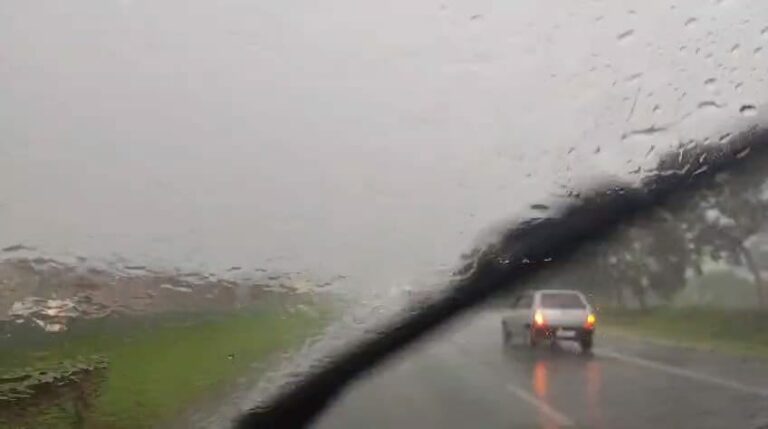 Forte chuva atinge vários bairros de Ribeirão Preto e causa transtornos