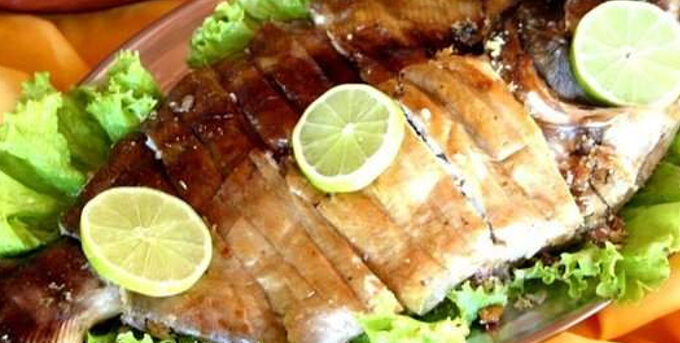 Saiba como fazer um peixe de rio com vinagrete de feijão branco