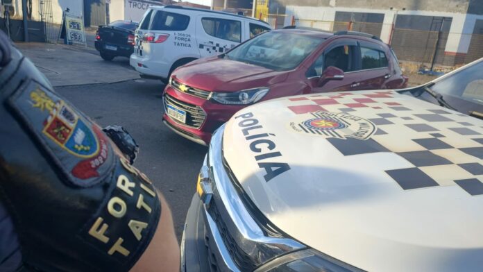 Funcionário das artistas Pepê e Neném é preso em tentativa de compra de veículo roubado 1