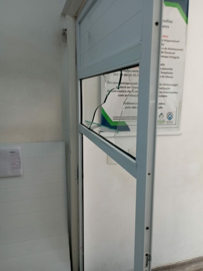 Jovem quebra vidros de UPA e é detido por dano ao patrimônio 1