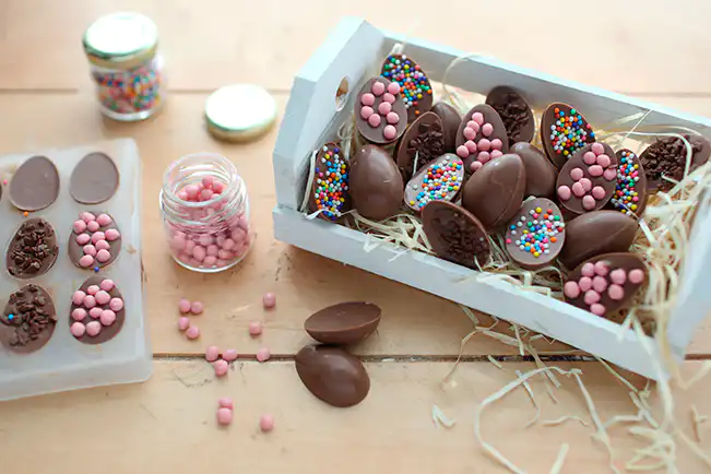 Clima de páscoa: aprenda a fazer deliciosos mini ovos de chocolate