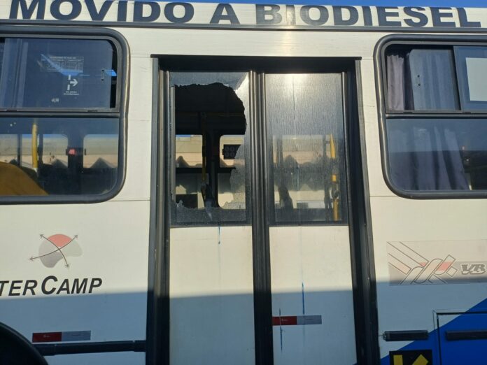 Ônibus do transporte público de Campinas são depredados 1 Ônibus do transporte público de Campinas são depredados