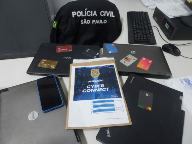 Foram cumpridos mandados de prisão e busca e apreensão em Campinas. Segundo a polícia, o grupo criava falsos boletos para pagamentos.