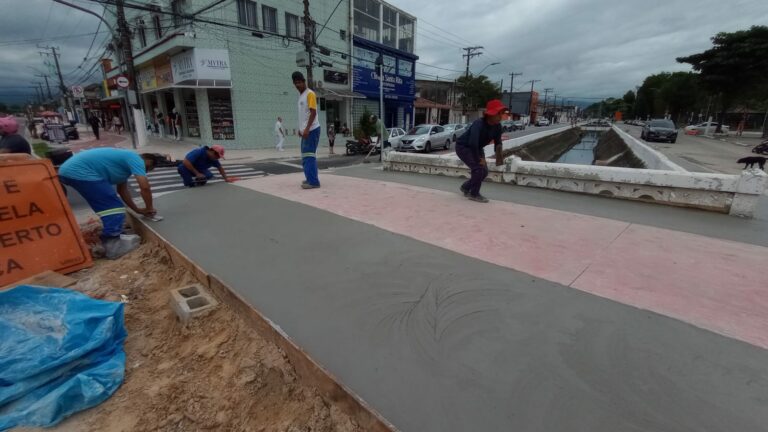 Pontilhão da Zona Noroeste é reaberto ao tráfego de veículos em Santos