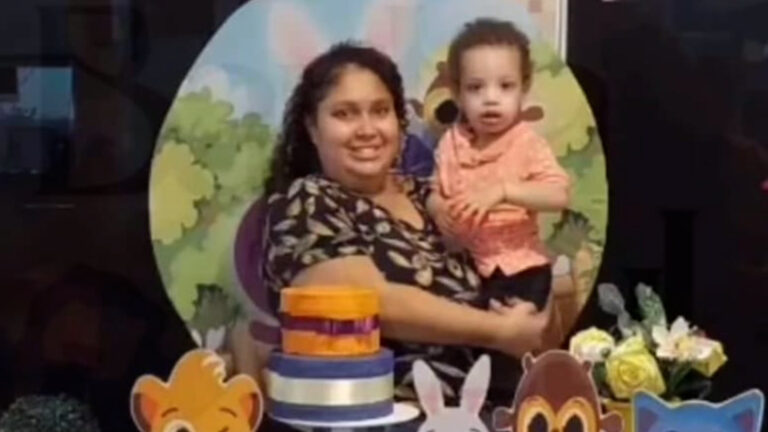 Homem procura por esposa e filho; eles estão desaparecidos há dois dias