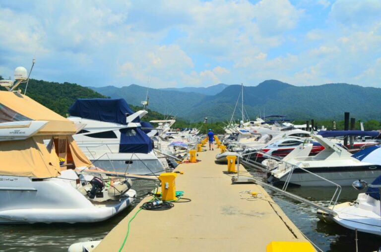 Acidente em alto mar: Mulher morre após colisão entre jet skis