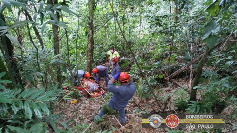 homem cai de ribanceira em são sebastião