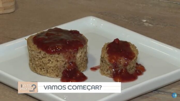 Veja como fazer um Bolo de Maçã no quadro 