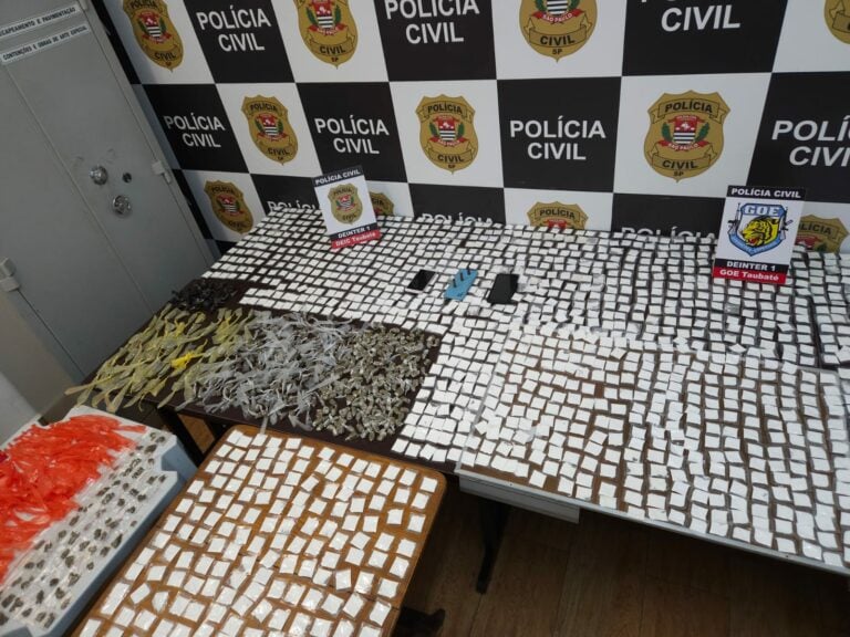 Polícia apreende mais de 2 mil porções de drogas em casa usada pelo tráfico no interior de SP